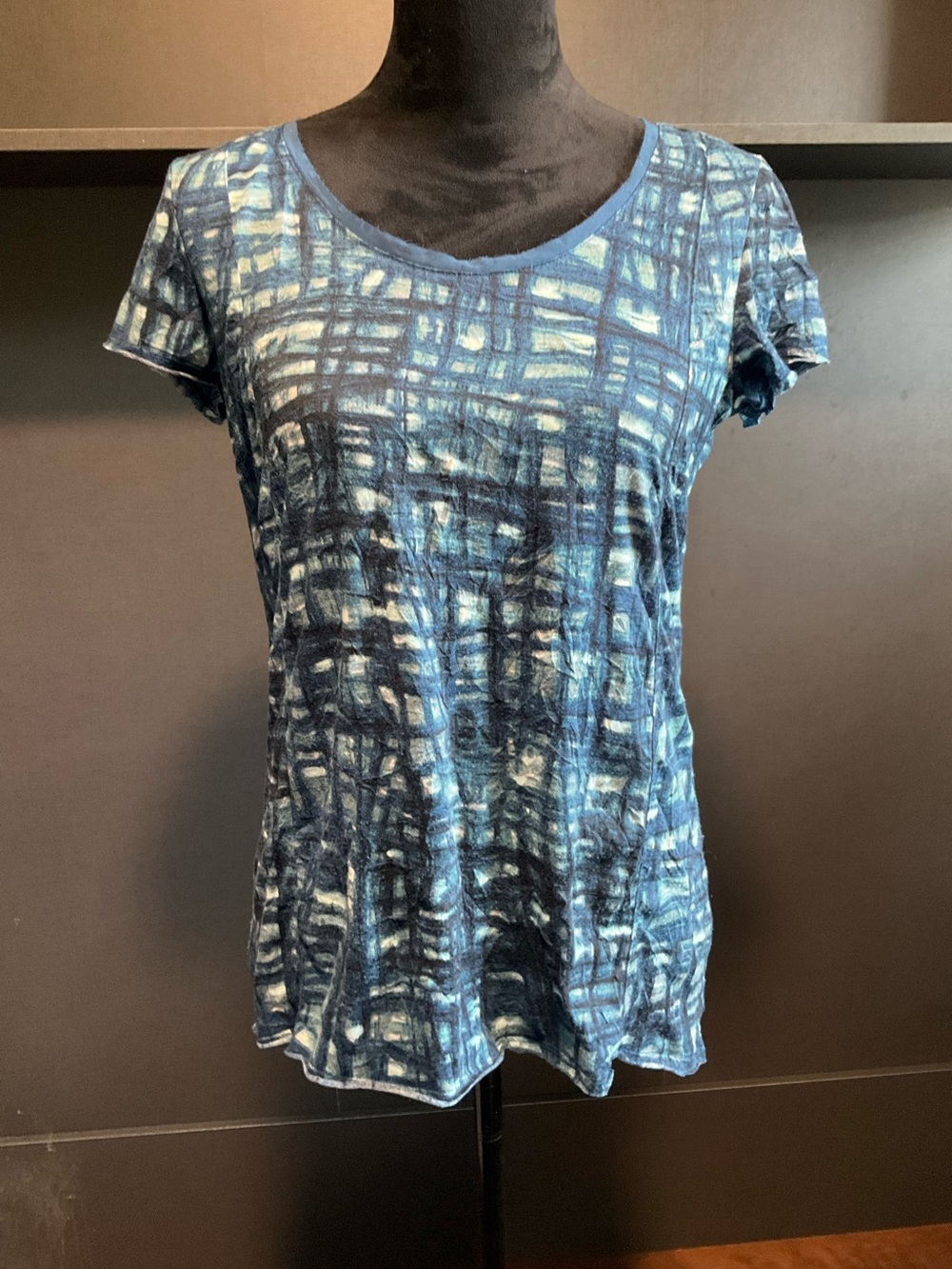 Vera Wang small blue print tshirt